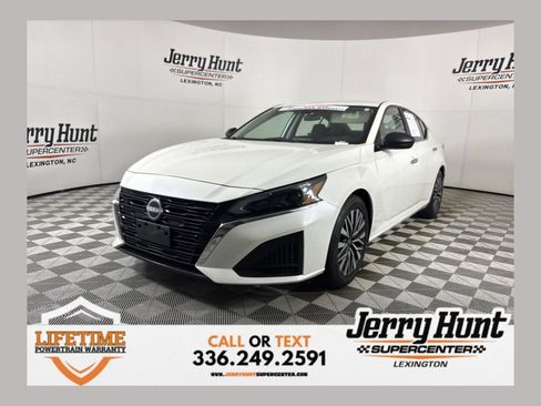 Used 2025 Nissan Altima 2.5 SV FWD image 1