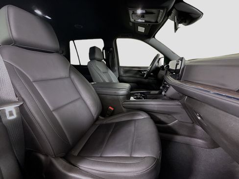 Used 2025 Chevrolet Tahoe LT AWD/4WD image 29