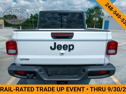 Used 2022 Jeep Gladiator Sport AWD/4WD image 6