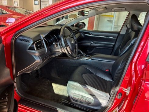 Used 2024 Toyota Camry SE FWD image 14