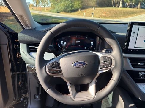 New 2026 Ford Explorer Active w/ Active Comfort Package image 17
