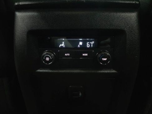 Used 2023 Chevrolet Traverse LT AWD/4WD image 18