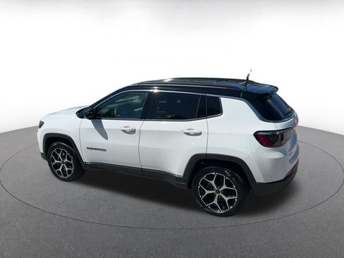 Used 2025 Jeep Compass Limited AWD/4WD image 9