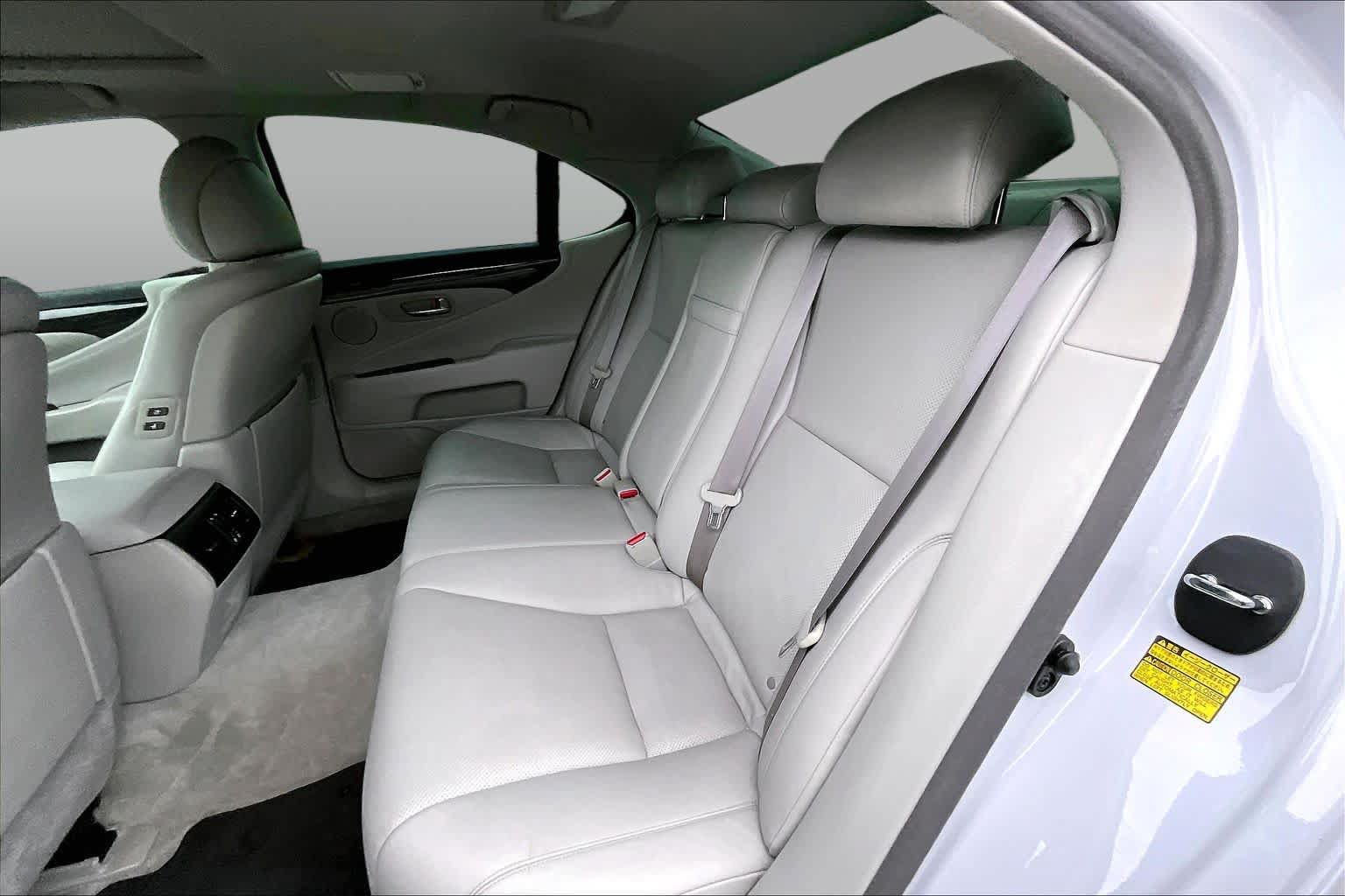 Used 2008 Lexus LS 460 RWD image 20