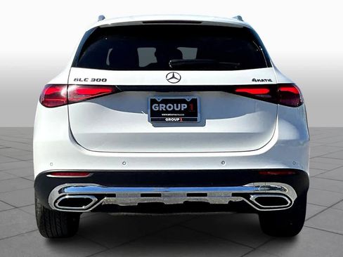 Used 2024 Mercedes-Benz GLC 300 4MATIC image 4