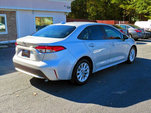 Used 2020 Toyota Corolla LE w/ LE Premium Package image 7