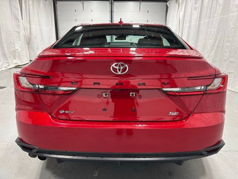 Used 2025 Toyota Camry SE image 6