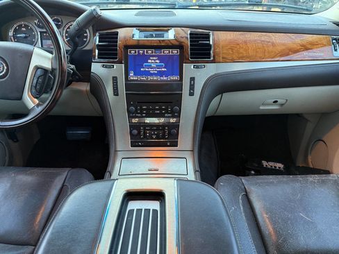 Used 2013 Cadillac Escalade Platinum image 11