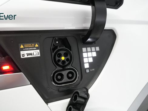 Used 2024 Hyundai Ioniq 5 Limited image 23