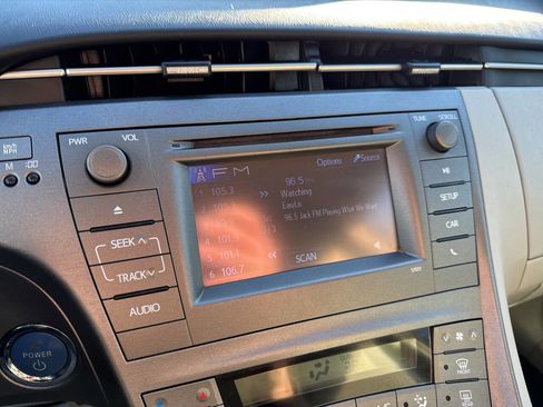 Used 2014 Toyota Prius Two image 35