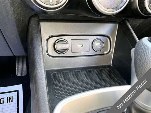 Used 2020 Hyundai Venue SEL FWD image 28