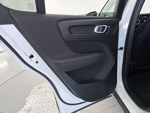 Used 2023 Volvo C40 P8 Recharge Ultimate AWD/4WD image 14