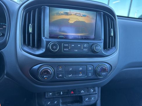 Used 2018 Chevrolet Colorado Z71 image 12