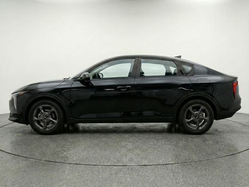 Used 2025 Kia K4 LXS image 5