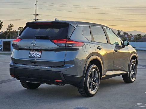 Used 2026 Nissan Rogue SV image 17