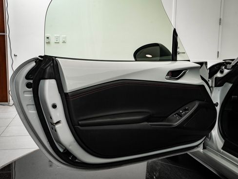 Used 2017 MAZDA MX-5 Miata Grand Touring image 33