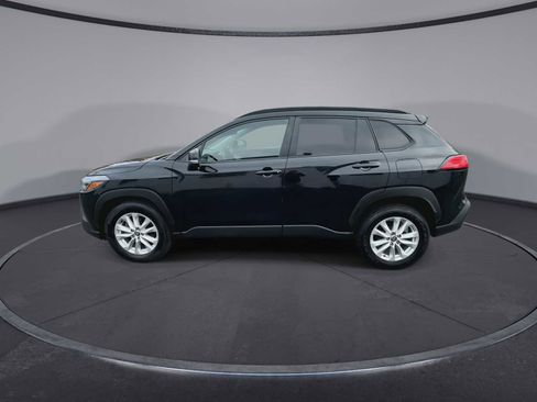 Used 2023 Toyota Corolla Cross LE image 5