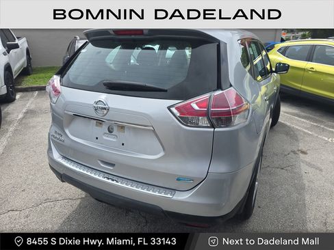 Used 2014 Nissan Rogue S image 4