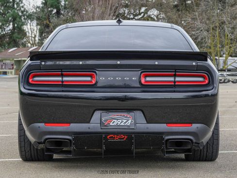Used 2016 Dodge Challenger SRT Hellcat image 7