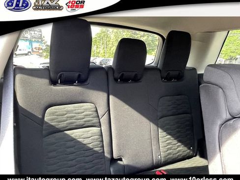 Used 2025 Nissan Pathfinder SV AWD/4WD image 17