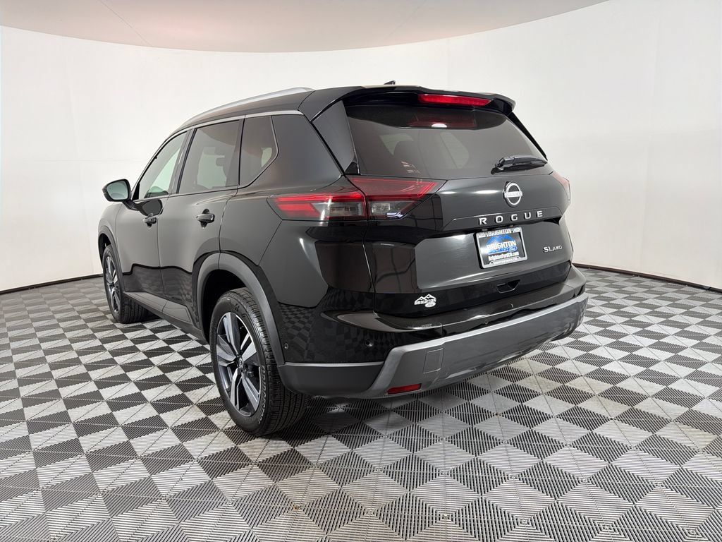 Used 2026 Nissan Rogue SL AWD/4WD image 5