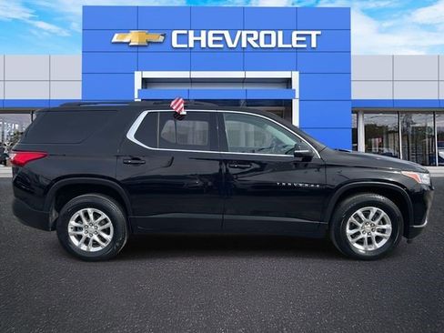 Certified 2021 Chevrolet Traverse LT image 4