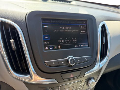 Used 2021 Chevrolet Equinox LT FWD image 12