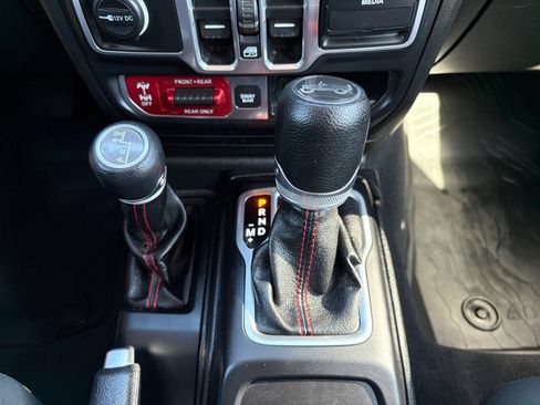 Used 2018 Jeep Wrangler Unlimited Rubicon image 14