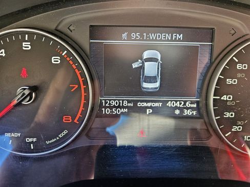 Used 2017 Audi A4 2.0T Premium image 12