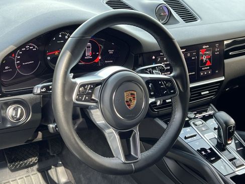Used 2022 Porsche Cayenne image 14