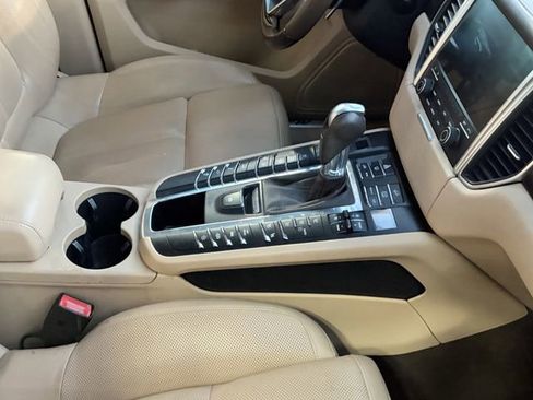 Used 2018 Porsche Macan GTS image 6