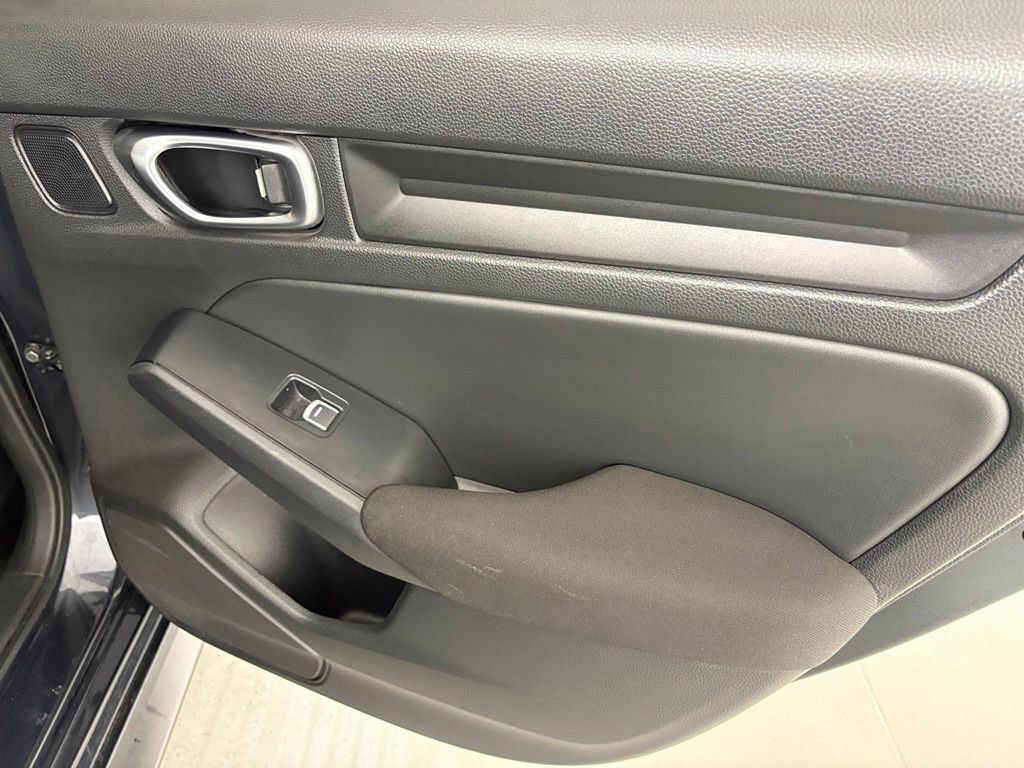 Used 2025 Honda Civic Sport image 41