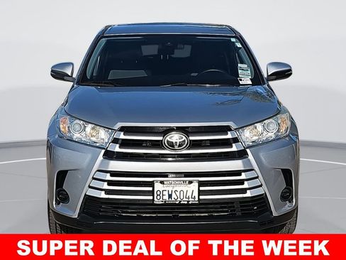 Used 2018 Toyota Highlander LE image 8