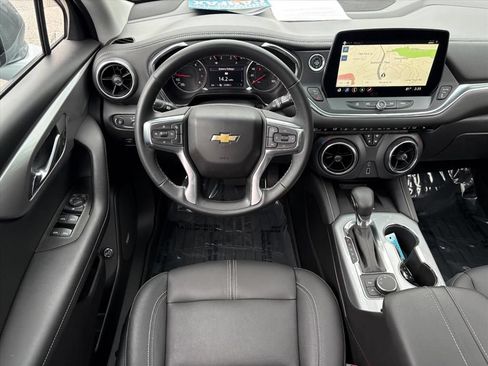 Used 2024 Chevrolet Blazer LT w/ Sound & Technology Package FWD image 23