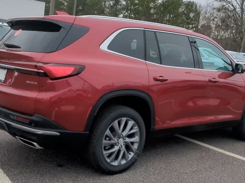 Used 2025 Buick Enclave Preferred w/ Power Package image 8