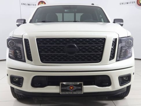 Used 2019 Nissan Titan SV w/ SV Convenience Package image 48