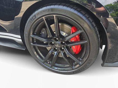 Used 2020 Ford Mustang Shelby GT500 w/ Technology Package RWD image 9