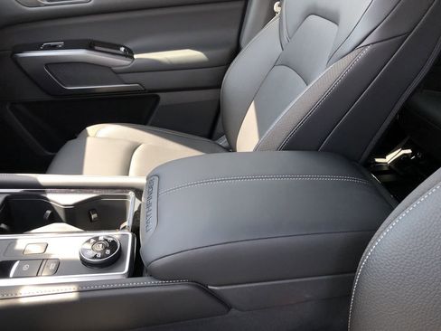 New 2026 Nissan Pathfinder SL w/ SL Premium Package image 27