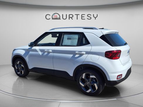 New 2026 Hyundai Venue SEL FWD image 3
