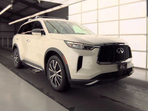 Used 2023 INFINITI QX60 Sensory w/ Vision Package FWD image 4