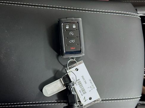 New 2025 Jeep Grand Cherokee Overland w/ Luxury Tech Group IV AWD/4WD image 20