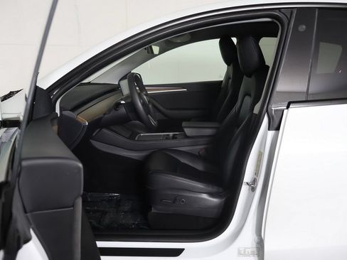 Used 2023 Tesla Model Y Long Range AWD/4WD image 32