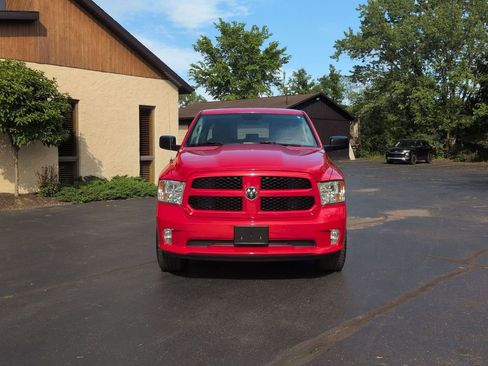 Used 2018 RAM 1500 Express w/ Express Value Package AWD/4WD image 2