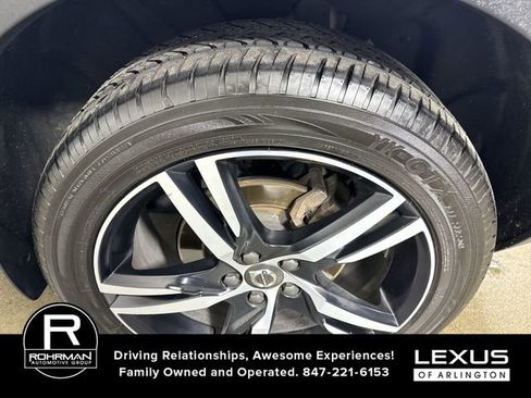Used 2019 Volvo XC40 T5 R-Design image 5