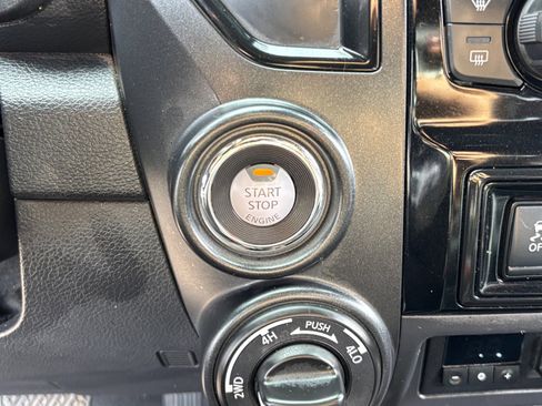 Used 2022 Nissan Titan PRO-4X w/ Pro-4x Convenience Package image 30