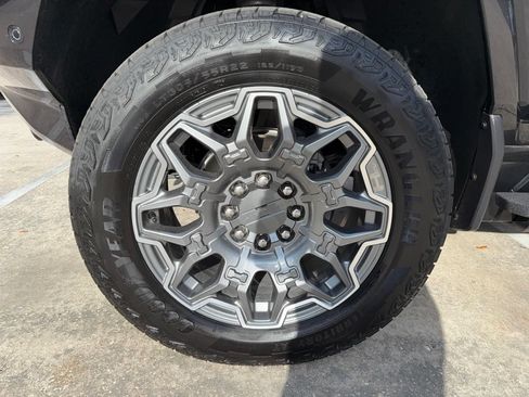Used 2025 GMC Hummer EV 3X AWD/4WD image 59