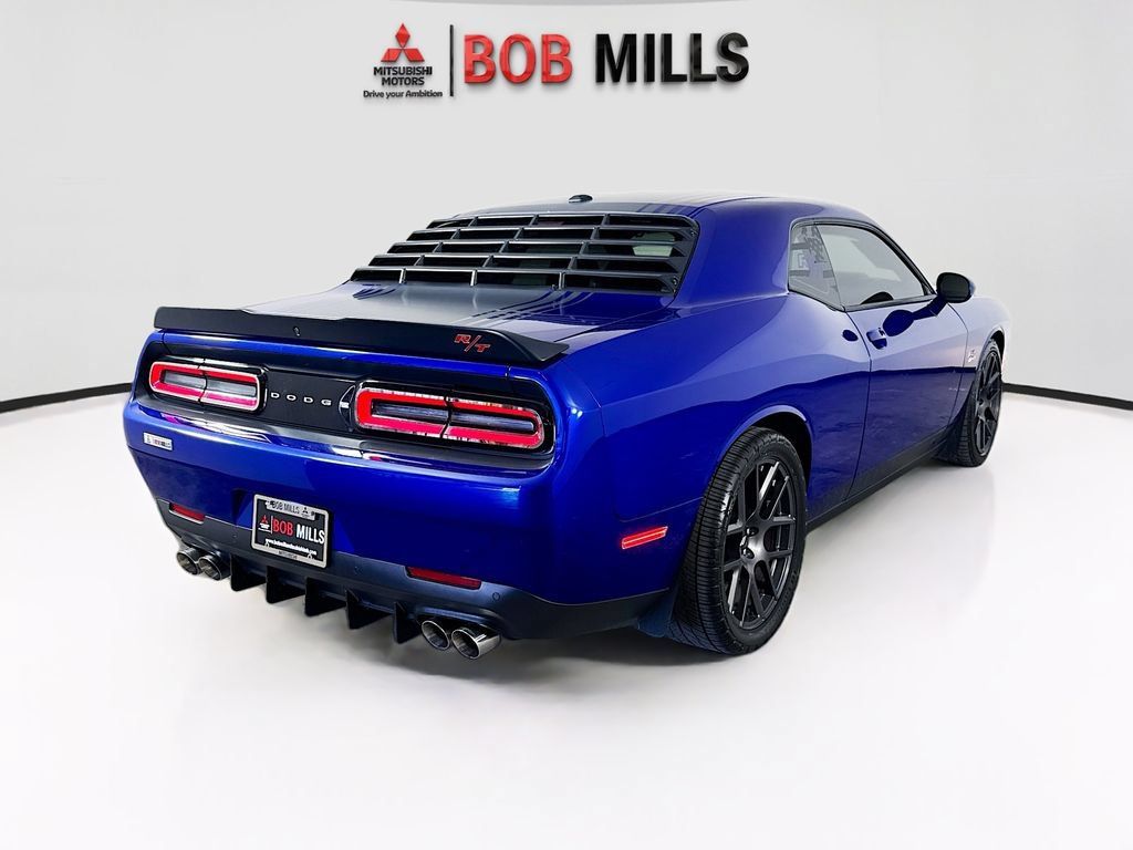 Used 2018 Dodge Challenger R/T RWD image 7