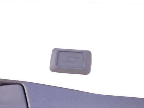 Used 2023 Toyota RAV4 SE w/ Weather & Moonroof Package image 23