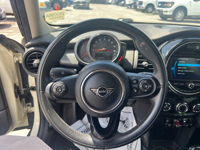 Used 2020 MINI Cooper 4-Door Hardtop w/ Storage Package FWD image 11