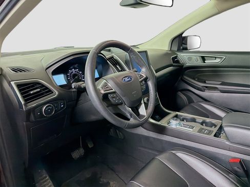 Used 2022 Ford Edge Titanium image 10